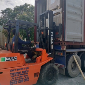 Đóng rút container hàng hóa tại Vsip