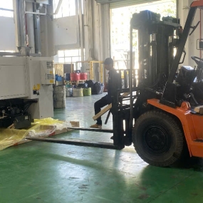 Nâng hạ máy móc Tân Uyên