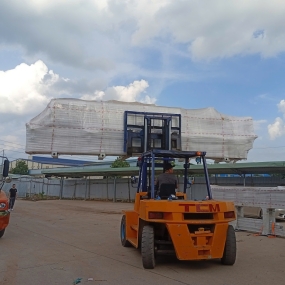 Nâng dàn máy quá khổ trong KCN Bình Dương