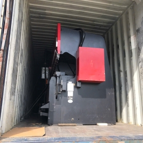 Đóng rút máy móc container tại KCN Vĩnh Tân