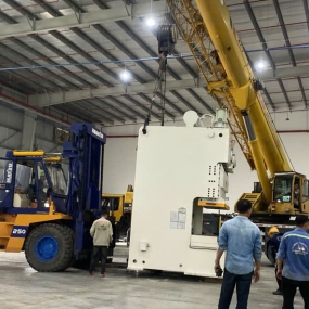 Nâng hạ di dời máy móc hạng nặng trong KCN VSIP II