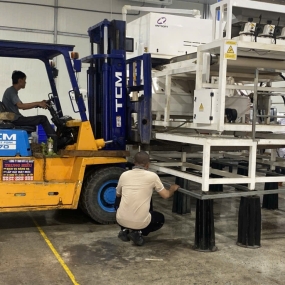 Nâng hạ máy móc KCN Bến Cát