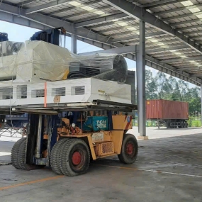 Rút dàn máy trong container tại Bình Dương