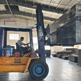 Dịch vụ thuê xe nâng tại Bình Dương – Giải pháp tối ưu cho doanh nghiệp