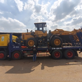 Dịch vụ nâng hạ hàng hóa tại Thuận An, Bình Dương chuyên nghiệp