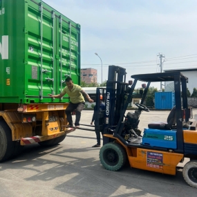 Dịch vụ cẩu hàng hóa tại Dĩ An, Bình Dương chuyên nghiệp – an toàn