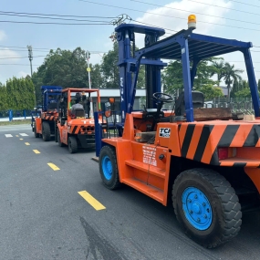 DỊCH VỤ NÂNG CẨU HÀNG HÓA, ĐÓNG RÚT CONTAINER TẠI KCN VSIP II - TÂN UYÊN
