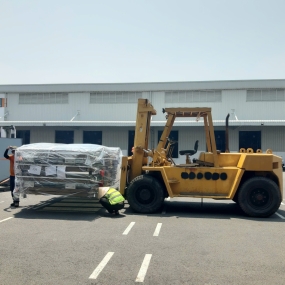 DỊCH VỤ NÂNG CẨU HÀNG HÓA, ĐÓNG RÚT CONTAINER TẠI KCN ĐẠI ĐĂNG - THỦ DẦU MỘT