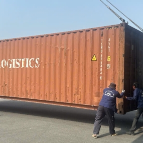 Nâng cẩu hàng hóa, đóng rút container tại Bến Cát uy tín