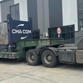 NÂNG HẠ MÁY MÓC HẠNG NẶNG CHO CÔNG TY CMA CGM VIETNAM JSC TẠI KCN BẾN CÁT BÌNH DƯƠNG