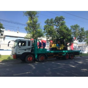 Một số hình ảnh vận chuyển xe nâng tới khách hàng