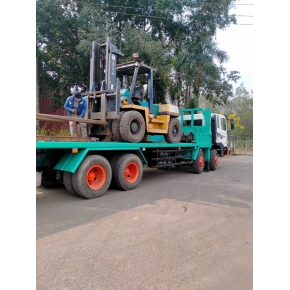 Một số hình ảnh vận chuyển xe nâng tới khách hàng