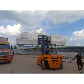 Nâng dàn máy quá khổ trong KCN Bình Dương