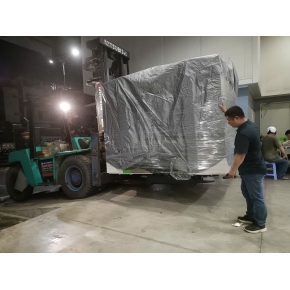Nâng máy công nghiệp nặng tại Công ty trong KCN Bàu Bàng