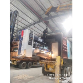 Đóng rút máy móc container tại KCN Vĩnh Tân