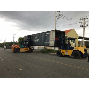 Đóng rút máy móc container tại KCN Vĩnh Tân