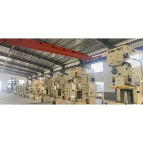 Nâng hạ di dời máy móc hạng nặng trong KCN VSIP II