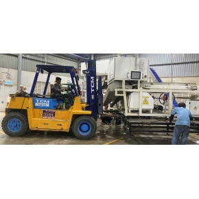 Nâng dàn máy hạng nặng trong xưởng KCN Bình Dương