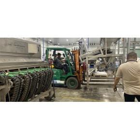 Nâng dàn máy hạng nặng trong xưởng KCN Bình Dương