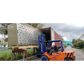 Nâng hạ máy móc hạng nặng trong KCN Mỹ Phước II