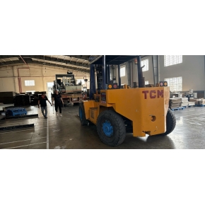 Dịch vụ thuê xe nâng tại Bình Dương – Giải pháp tối ưu cho doanh nghiệp