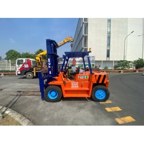 Thuê xe nâng tại Dĩ An, Bình Dương chuyên nghiệp – hỗ trợ nhanh