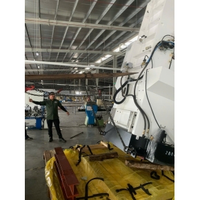 Dịch vụ nâng hạ hàng hóa tại Dĩ An, Bình Dương chuyên nghiệp