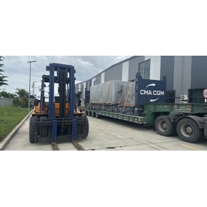 NÂNG HẠ MÁY MÓC HẠNG NẶNG CHO CÔNG TY CMA CGM VIETNAM JSC TẠI KCN BẾN CÁT BÌNH DƯƠNG