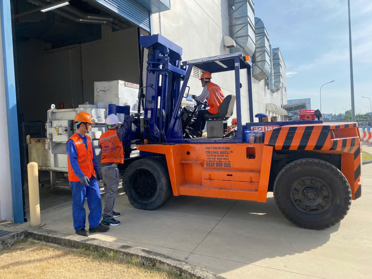 cho thuê xe nâng tân uyên bình dương